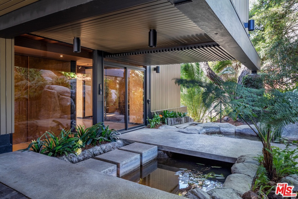 Photo 2 for Listing #20674472